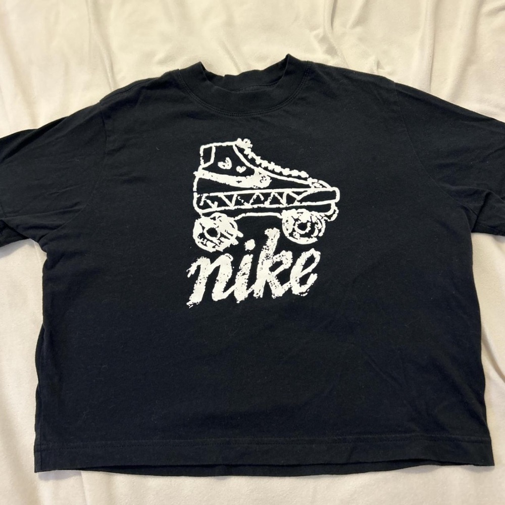 Nike black short sleeve crop top. Size M.